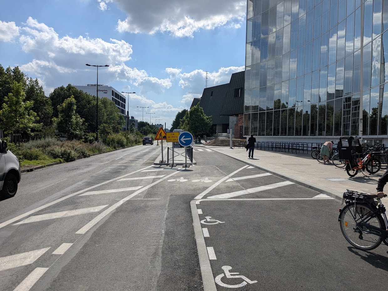 Généraliser les arrêts de bus flottants